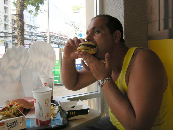 Big Mac mit 4 Lagen Fleisch. Shrimpsburger war auch gut!