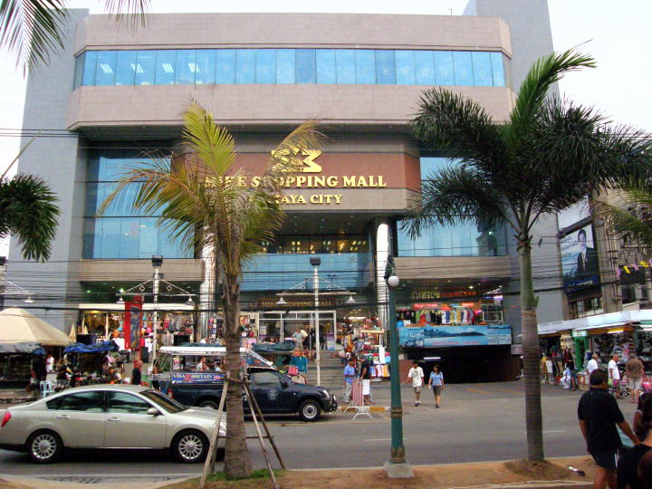 Shoppingtempel an der Beachroad in Pattaya.