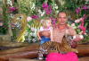 Tigerzoo - Julienne wollte den Tiger mitnehmen.