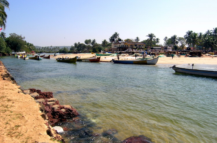 Baga River in Goa. Das Taxi hat uns leider auf der Falschen Seite abgesetzt. Goas Taxidriver sind sowieso "etwas anders"