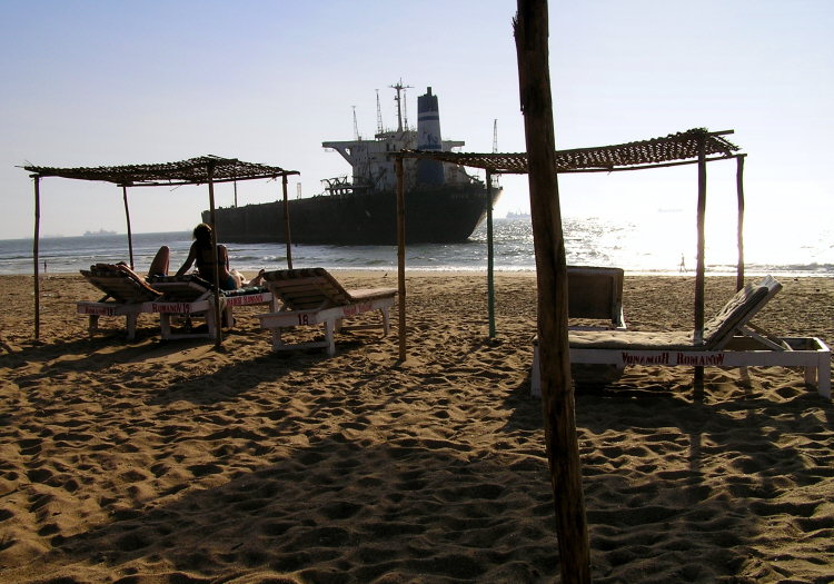 am Strand von Candolim