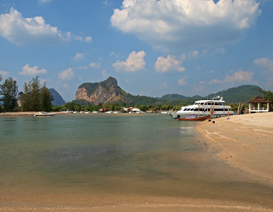 Noppharat Thara Beach - Krabi