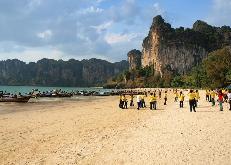 Railay - Hotelcrew am Strand