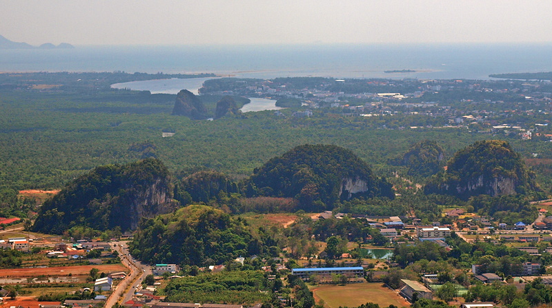 Tiger Cave Tempel - Blick in Richtung Krabi Town.