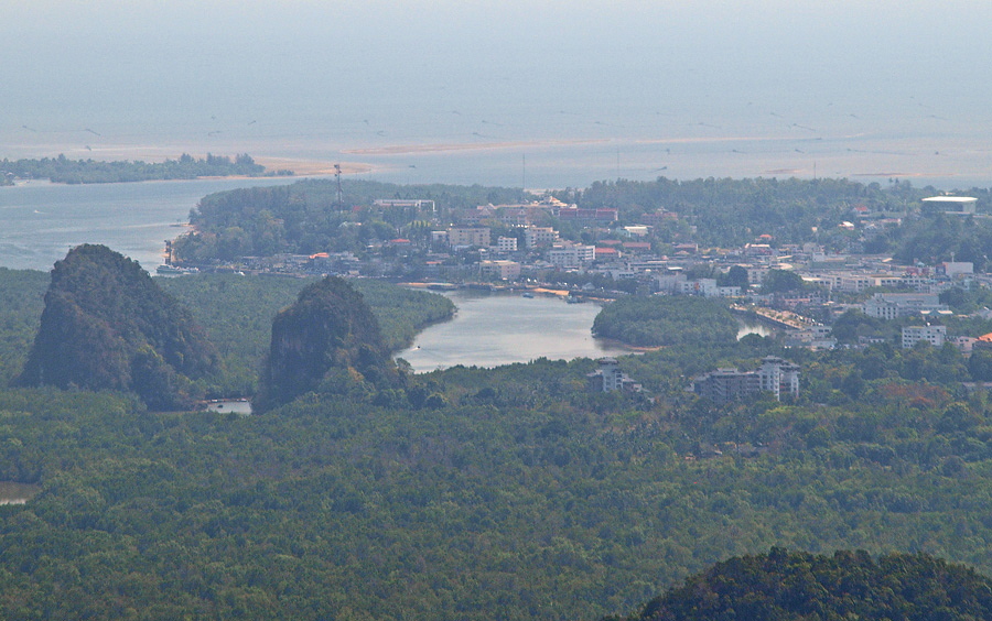 Krabitown vom Wat Thum Sua aus gesehen.