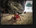 Seltsame Touristen im Phra Nang Cave.