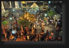 Erawan Schrein Bangkok. Hier habe ich ein paar Vgelchen fliegen lassen und es hat im Nachhinein nicht geschadet.