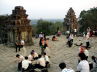 Phnom Bakheng - im Hintergrund Angkor Wat
