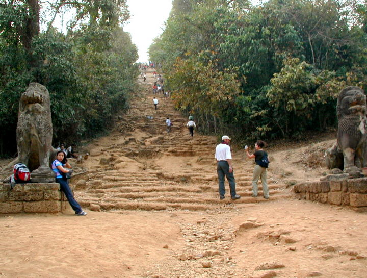 Aufstieg zum Phnom Bakeng ( Bakheng )